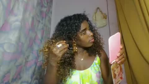 Snapshot of elina981 chatting on April 2026 10:19:02 PM elina981 online show from April 2026 10:19:02 PM