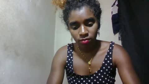 Snapshot of elina981 chatting on June 2026 10:17:02 AM elina981 online show from June 2026 10:17:02 AM
