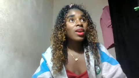 Snapshot of elina981 chatting on July 2026 09:01:02 AM elina981 online show from July 2026 09:01:02 AM