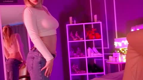 Snapshot of elina_nortas chatting on March 2025 01:14:02 AM Elina online show from March 2025 01:14:02 AM