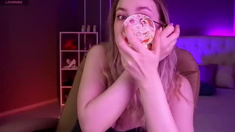 Snapshot of elina_nortas chatting on September 2025 01:10:01 AM Elina online show from September 2025 01:10:01 AM