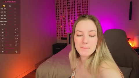 Elina online show from March 2026 10:55:01 AM