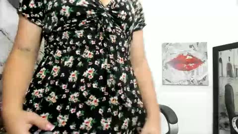 Snapshot of elinaax chatting on November 2025 10:41:01 PM Elina online show from November 2025 10:41:01 PM