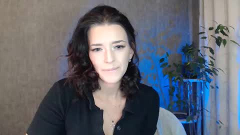 Elina online show from December 2025 10:29:01 PM