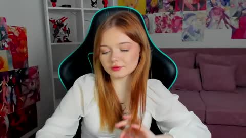 Snapshot of elinavale chatting on April 2026 05:39:02 PM elinavale online show from April 2026 05:39:02 PM