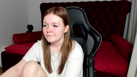 Snapshot of elinavale chatting on June 2026 02:53:01 AM elinavale online show from June 2026 02:53:01 AM