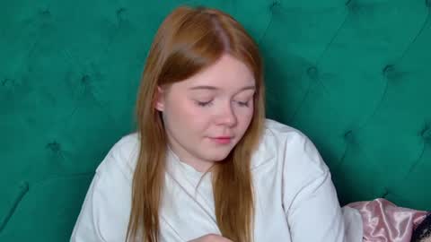 Snapshot of elinavale chatting on June 2026 06:19:02 AM elinavale online show from June 2026 06:19:02 AM