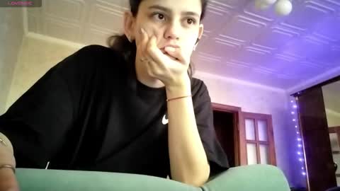 Lola online show from November 2025 06:03:01 AM