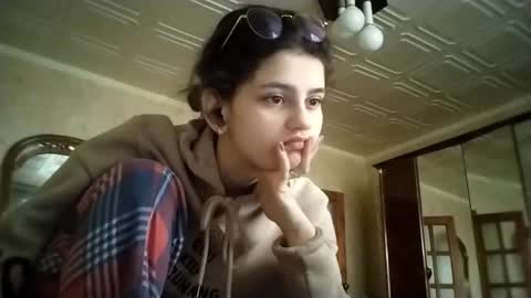 Lola online show from November 2025 04:37:01 AM