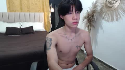 Snapshot of elio_collem chatting on November 2025 08:14:02 AM ELIO online show from November 2025 08:14:02 AM