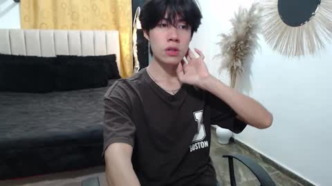 Snapshot of elio_collem chatting on February 2026 02:10:02 AM ELIO online show from February 2026 02:10:02 AM