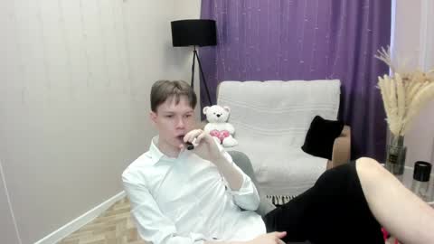 Snapshot of eliotmars chatting on May 2026 06:53:01 AM eliotmars online show from May 2026 06:53:01 AM