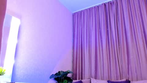 Elizabeth online show from January 2025 06:03:01 AM