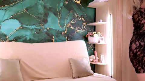 Elizabeth online show from September 2025 06:45:02 AM