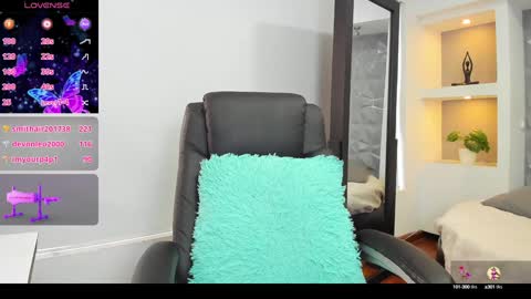 Snapshot of elisa_collins chatting on February 2025 09:28:01 PM ELISSA online show from February 2025 09:28:01 PM