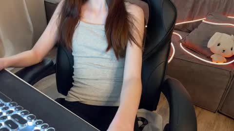 Snapshot of elisa_north chatting on February 2025 07:10:01 AM Elisa North online show from February 2025 07:10:01 AM