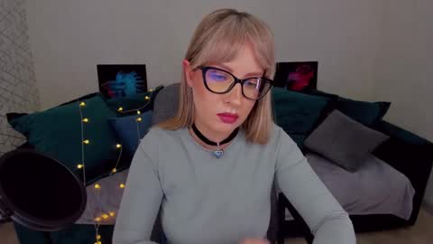 Elisabeth online show from February 2025 08:35:02 PM