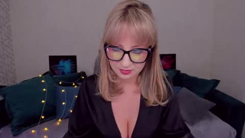 Elisabeth online show from February 2025 04:14:01 PM