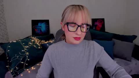 Elisabeth online show from February 2025 09:10:01 PM