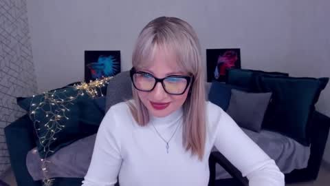 Elisabeth online show from February 2025 08:05:02 PM