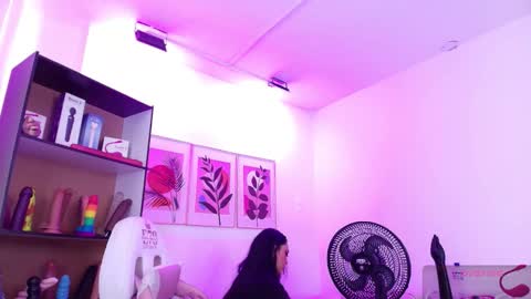 Snapshot of elisce_cloudd chatting on November 2025 12:02:02 PM Elisce cloud online show from November 2025 12:02:02 PM