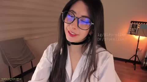 Snapshot of elise_77 chatting on June 2026 06:52:01 AM Eli online show from June 2026 06:52:01 AM