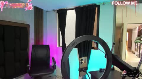 ELISE LEYTON online show from December 2025 07:09:01 PM