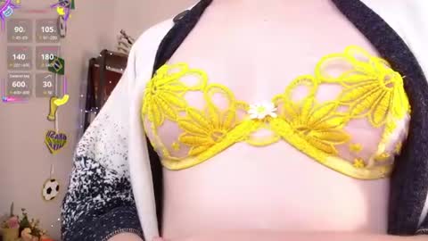 Snapshot of elise_nyx chatting on June 2026 12:47:02 PM elise_nyx online show from June 2026 12:47:02 PM