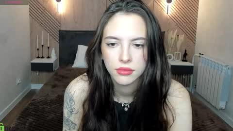 Elise online show from March 2026 01:13:01 AM