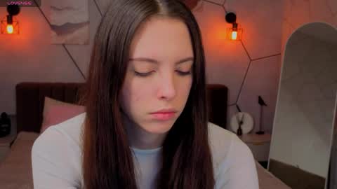 Elise online show from March 2026 01:06:02 AM