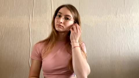 Snapshot of elisebetancur chatting on April 2026 09:32:01 AM Elisabet online show from April 2026 09:32:01 AM