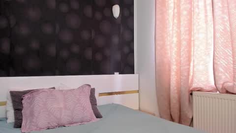 Snapshot of elisetyler89 chatting on December 2025 08:08:02 AM Elly online show from December 2025 08:08:02 AM