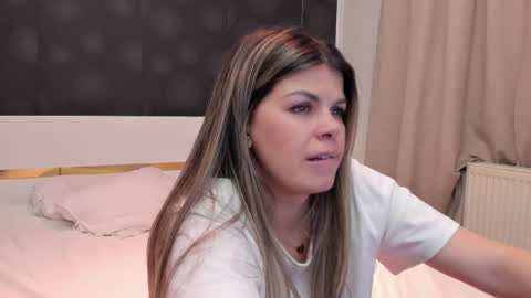 Elly online show from March 2026 09:08:01 PM