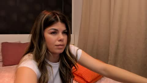 Elly online show from April 2026 07:44:01 PM