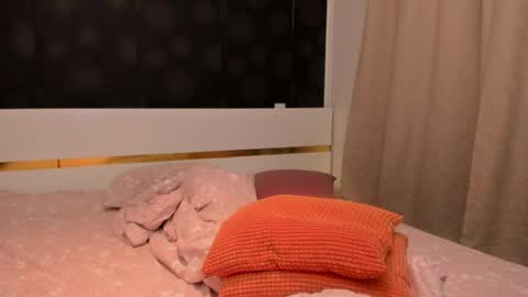 Elly online show from April 2026 07:37:02 PM