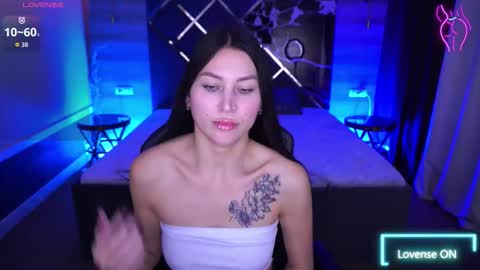 Snapshot of elisevelour chatting on November 2025 02:06:02 PM elisevelour online show from November 2025 02:06:02 PM