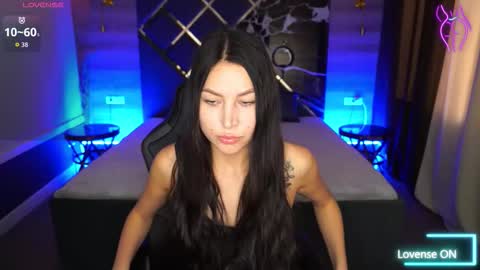 Snapshot of elisevelour chatting on November 2025 01:51:01 PM elisevelour online show from November 2025 01:51:01 PM