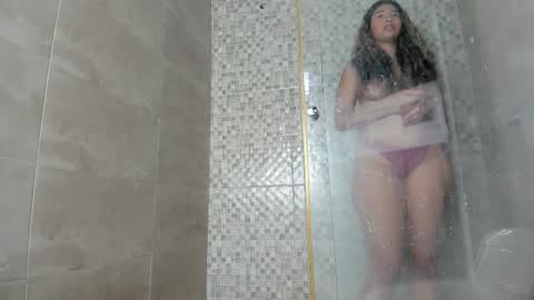 Snapshot of elissa_santos chatting on October 2025 07:34:01 PM Eli online show from October 2025 07:34:01 PM