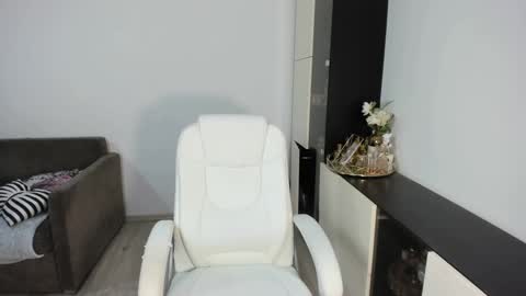 Snapshot of elissavibe chatting on February 2025 10:48:02 PM Elisa  Promotion   online show from February 2025 10:48:02 PM