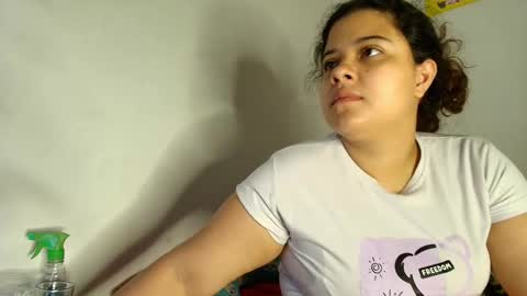 Snapshot of elisuarez_ chatting on October 2025 07:34:02 AM Eliss online show from October 2025 07:34:02 AM