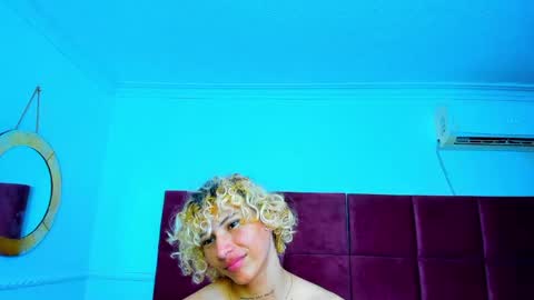 Snapshot of elite__models chatting on May 2026 07:11:02 PM Valentino Konny y Jhon online show from May 2026 07:11:02 PM