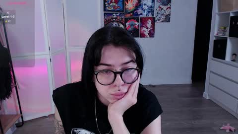 Snapshot of eliza_benet_ chatting on January 2025 04:34:01 AM Ari online show from January 2025 04:34:01 AM