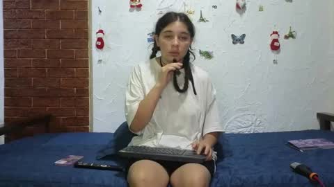 Snapshot of elizabeth_evanz chatting on December 2024 04:20:02 AM elizabeth online show from December 2024 04:20:02 AM