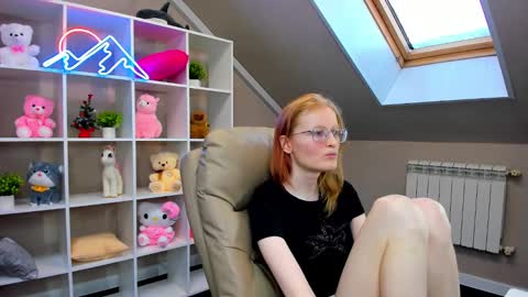 Snapshot of elizabeth_harpper chatting on December 2024 04:06:01 AM Elizabeth online show from December 2024 04:06:01 AM