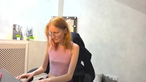 Snapshot of elizabeth_harpper chatting on February 2025 02:05:02 PM Elizabeth online show from February 2025 02:05:02 PM