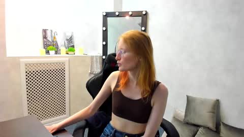 Snapshot of elizabeth_harpper chatting on February 2025 11:18:02 AM Elizabeth online show from February 2025 11:18:02 AM