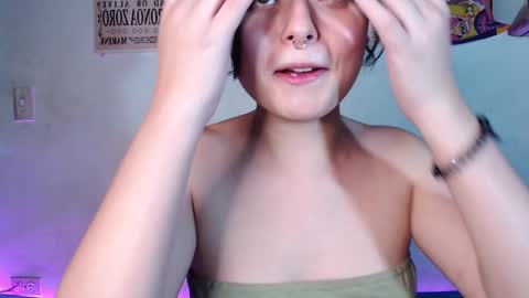 Snapshot of elizabeth_taylorxxx chatting on December 2024 10:19:01 PM Elizabeth Taylor online show from December 2024 10:19:01 PM