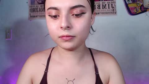 Snapshot of elizabeth_taylorxxx chatting on January 2025 12:05:02 AM Elizabeth Taylor online show from January 2025 12:05:02 AM