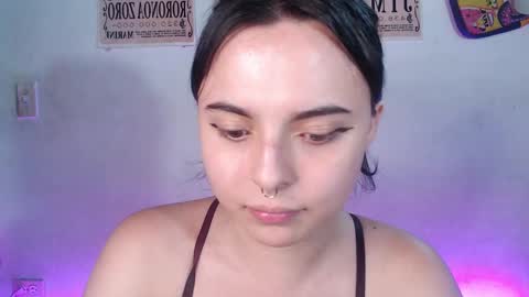 Snapshot of elizabeth_taylorxxx chatting on January 2025 04:59:01 AM Elizabeth Taylor online show from January 2025 04:59:01 AM