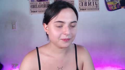 Snapshot of elizabeth_taylorxxx chatting on February 2025 01:23:02 AM Elizabeth Taylor online show from February 2025 01:23:02 AM